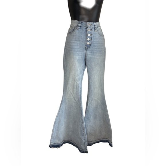 Free People We The Free IRREPLACEABLE Kent Blue Flare Raw Hem Button Fly Jeans - Picture 4 of 10